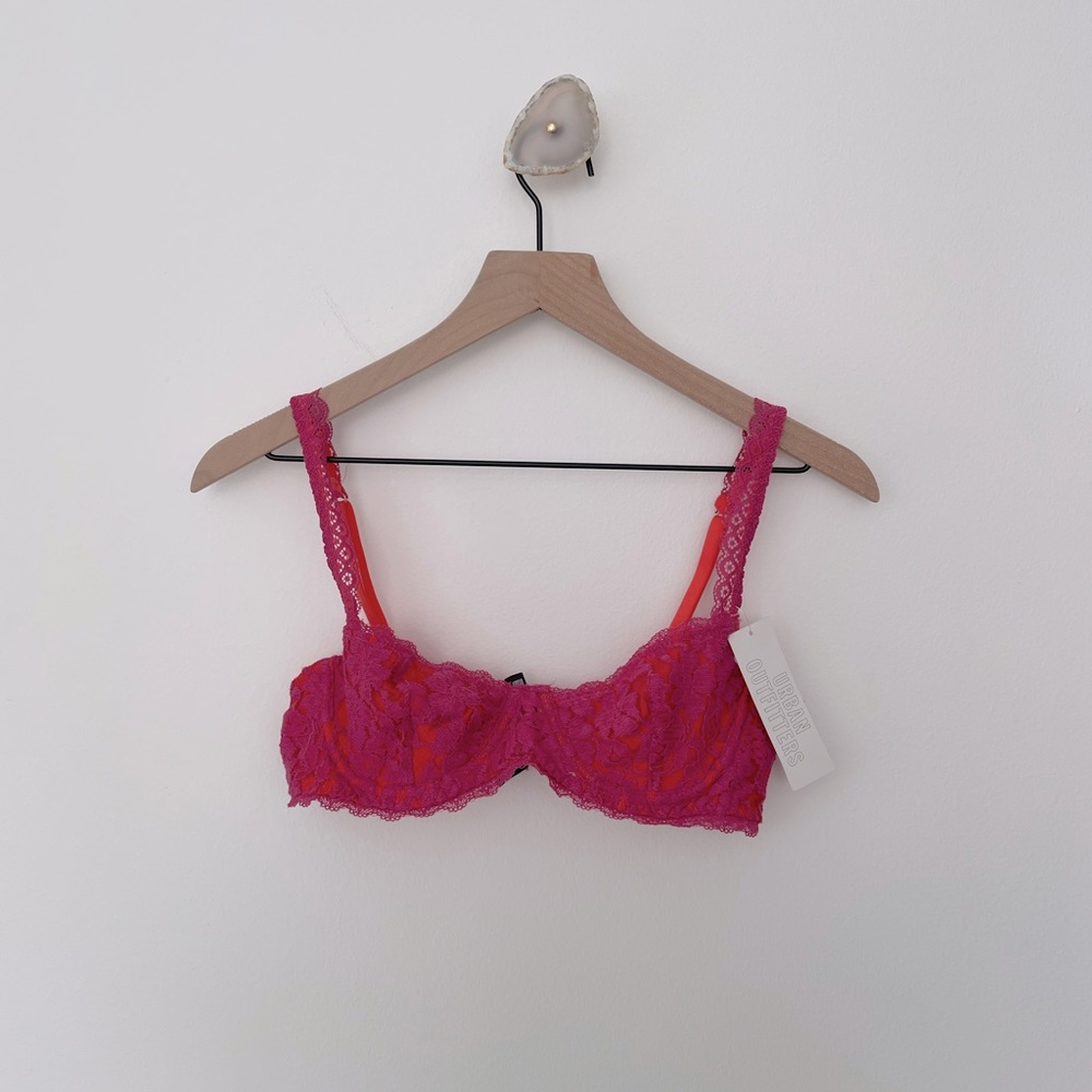 NWT Urban Outfitters: Pink Bralette – Size: 34B